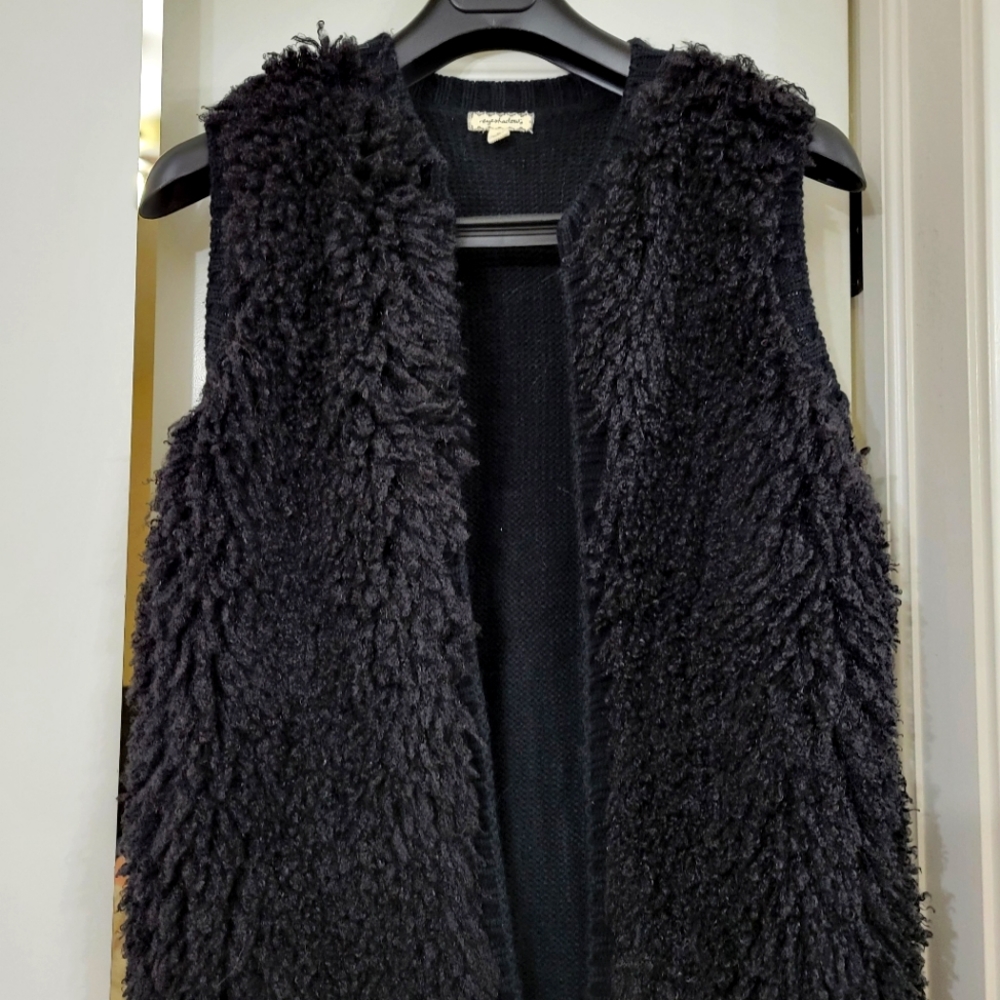 Eyeshadow Vest - faux sheepskin